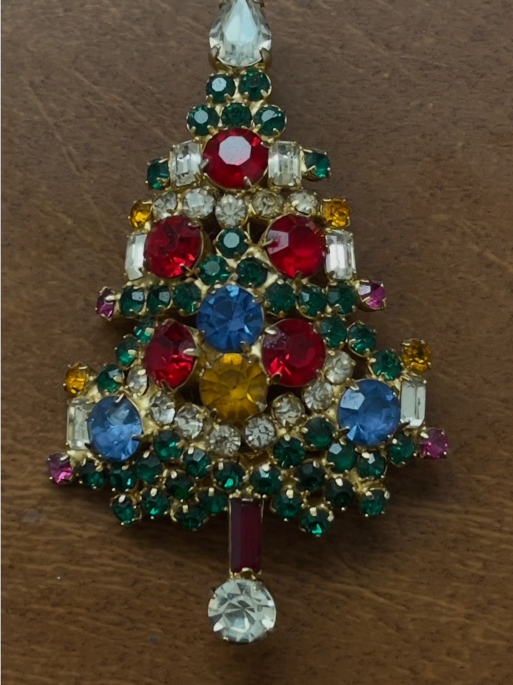 Vintage WARNER Rhinestone Christmas Tree Brooch Pin